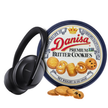 Bose & Cookies Gift to Lithuania
