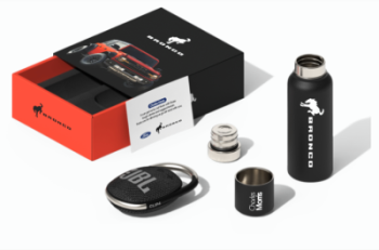 Stylish H2go Bottle & JBL Clip 4 Speaker Set to United States